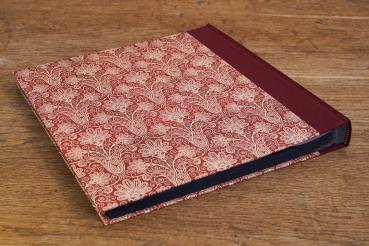 Album with linen back, classical album